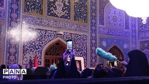 گذری بر مزار رهبر شهید و خانواده شهیدشان در دارلذکر حرم مطهر رضوی 