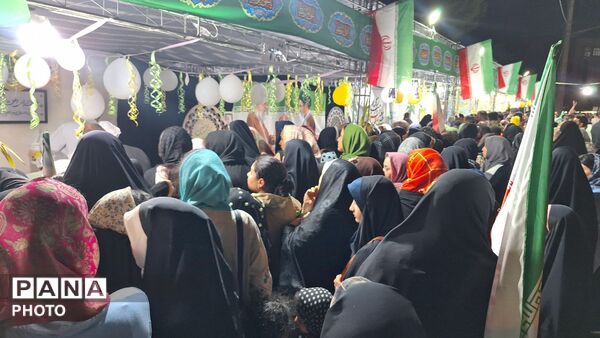  کیک ۱۴ متری کام شهروندان را شیرین کرد