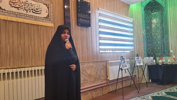 بزرگداشت شهدای خدمت در دبستان دخترانه شاهد تحقیقی ناحیه ۶