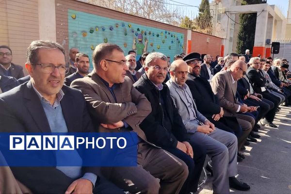 آیین نواختن گلبانگ انقلاب اسلامی با حضور استاندار فارس