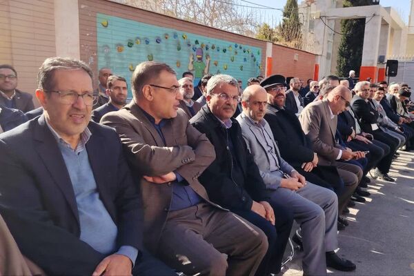 آیین نواختن گلبانگ انقلاب اسلامی با حضور استاندار فارس