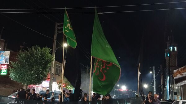 اهتزار پرچم ماه محرم در شهر بن 