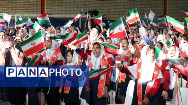 زنگ انقلاب نواخته شد