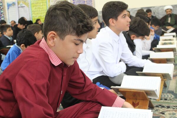 محفل قرآنی دانش آموزان در گلوگاه