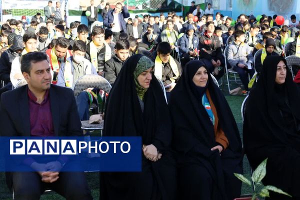 آیین نمادین نواختن «گلبانگ انقلاب اسلامی » در مدرسه احمد فتاحی ناحیه دو یزد