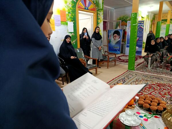 جشن یلدا در دبیرستان نمونه اندیشه 