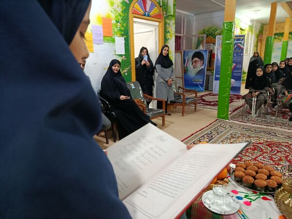 جشن یلدا در دبیرستان نمونه اندیشه 