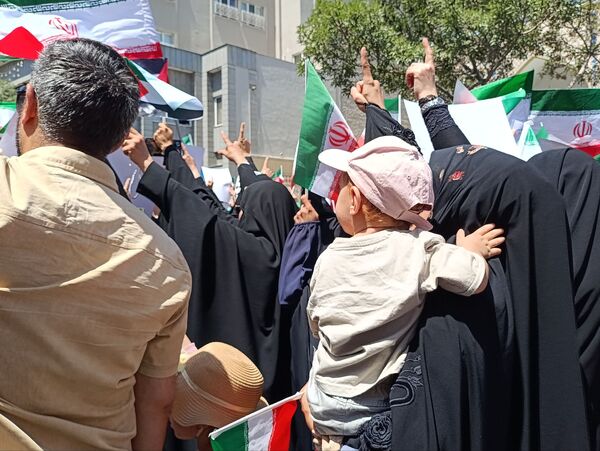 راهپیمایی جمعه خشم و نصر با حضور پرشور مشهد مقدس برگزار شد
