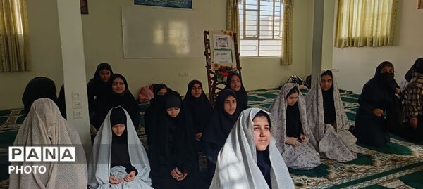 اجلاسیه نماز در دبیرستان کوثر فرهنگیان