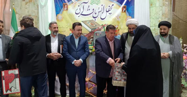  محفل انس با قرآن کریم در شهرستان خاتم 