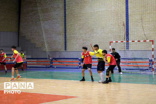 آغاز اردوی انتخابی تیم ملی هندبال دانش‌آموزی پسران در اصفهان