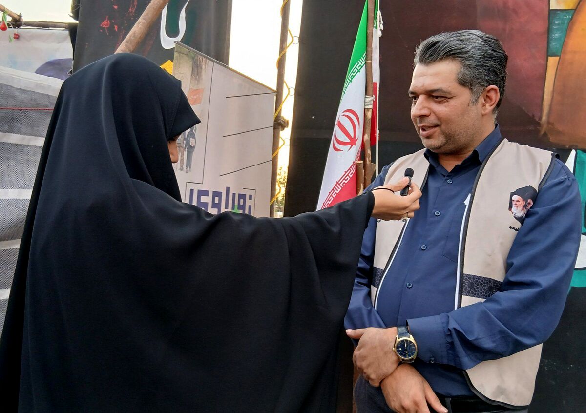 موکب «عشاق‌الحسین(ع)» با مشارکت دانش‌آموزان در مسیر زائران اربعین برپا شد
