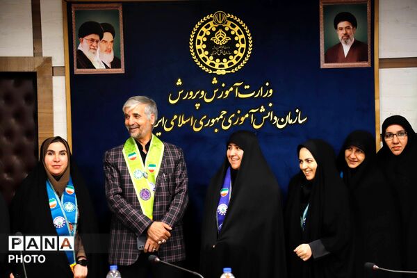 نشست هم‌اندیشی مسئولان دانش‌آموزی تهران با محور آموزش مربیان و مدیریت مصرف انرژی
