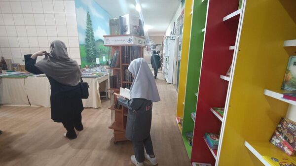 نمایشگاه کتاب در کانون فرهنگی تربیتی ولی عصر(عج) 