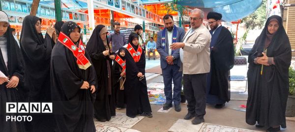 آیین گلباران مزار شهدا در سالروز تاسیس سازمان دانش‌آموزی