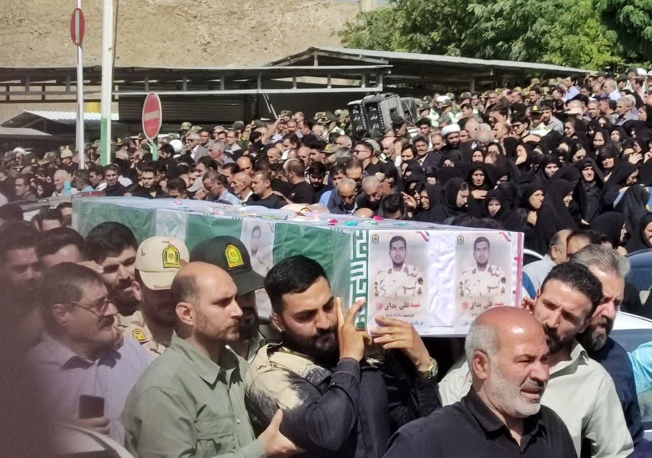 تشییع باشکوه پیکر شهید مرزبان «علی بداق» در خرم‌آباد