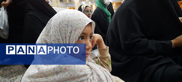 شادپیمایی دانش‌آموزان ابتدایی قم به‌مناسبت عید ولایت