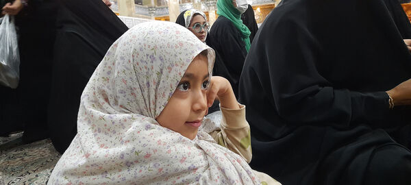 شادپیمایی دانش‌آموزان ابتدایی قم به‌مناسبت عید ولایت