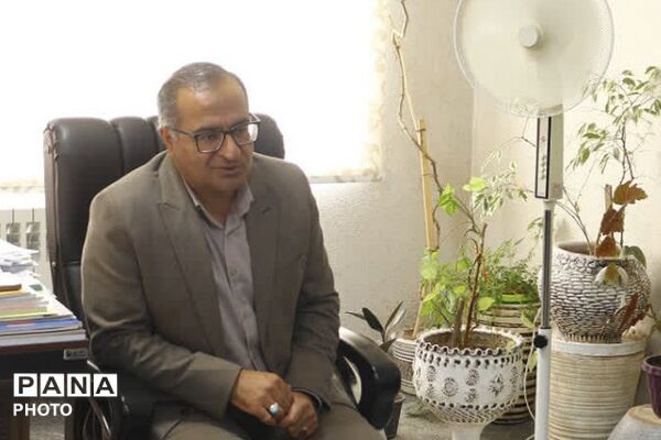 تقدیر فرماندار فیروزکوه از کارکنان تأمین اجتماعی و بهزیستی به مناسبت هفته تأمین اجتماعی