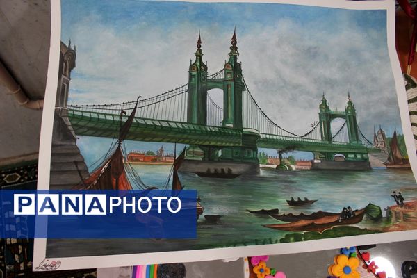 بازدید مدیر کانون فرهنگی هدایت از نمایشگاه آثار تجسمی دانش‌آموزان سوده