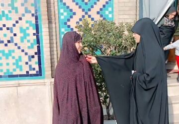اعتکاف ارتباط برقرار کردن با خداست 