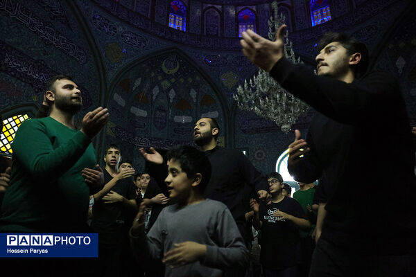اعتکاف دانش‌آموزی در حسینیه ارشاد