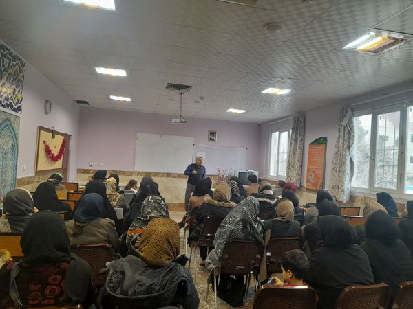 کارگاه آموزش خانواده در دبیرستان سرافرازان 