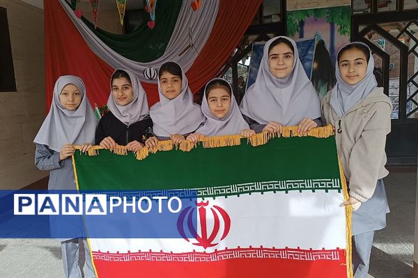 جشن انقلاب در ناحیه دو شهرری با حضور معاون پرورشی و فرهنگی شهرستانهای استان تهران 