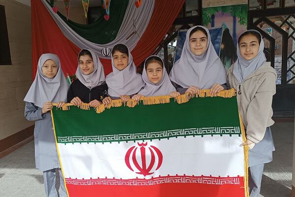 جشن انقلاب در ناحیه دو شهرری با حضور معاون پرورشی و فرهنگی شهرستانهای استان تهران 