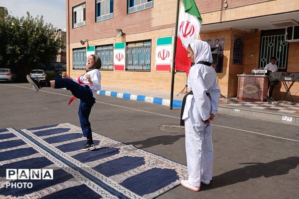 هفته تربیت‌بدنی در دبیرستان شهید عیسی وند 