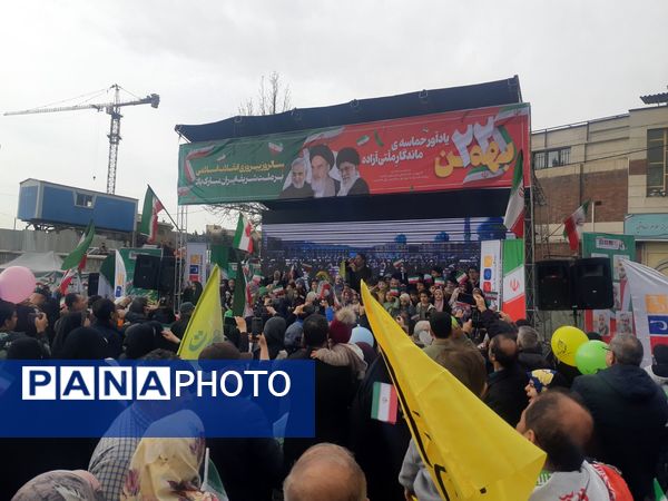 حضور حماسی منطقه ۵ در راهپیمایی ۲۲ بهمن