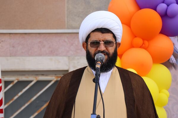 آیین گرامیداشت مقام معلم و به صدا درآوردن زنگ سپاس معلم در مدرسه شهید مرادی و شهید کلانتری پاکدشت