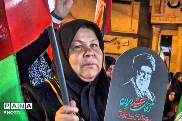 پیمانِ ایستادگی در میدانِ معلم؛ طنین لبیکِ فیروزکوهی‌ها