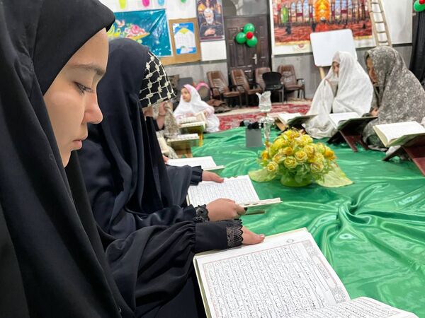 آخرین لحظات معنوی روز اعتکاف در مسجد امام حسین(ع)