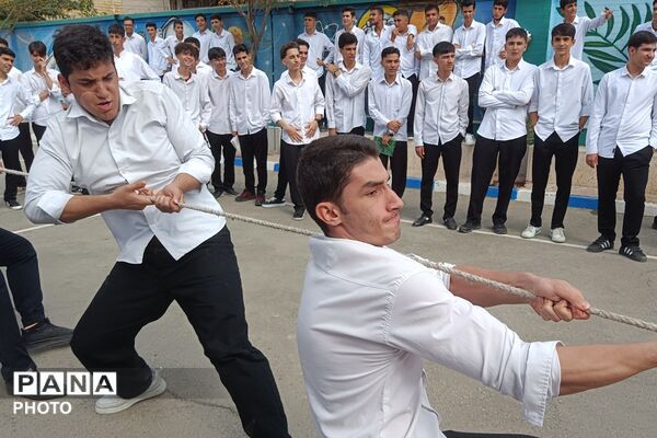 رقابت پرهیجان طناب‌کشی در بهارستان دو