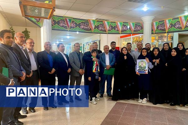 جلسه ستاد شاهد ورامین با محوریت ارتقای کیفیت آموزشی و تجلیل از فرزندان شهدا