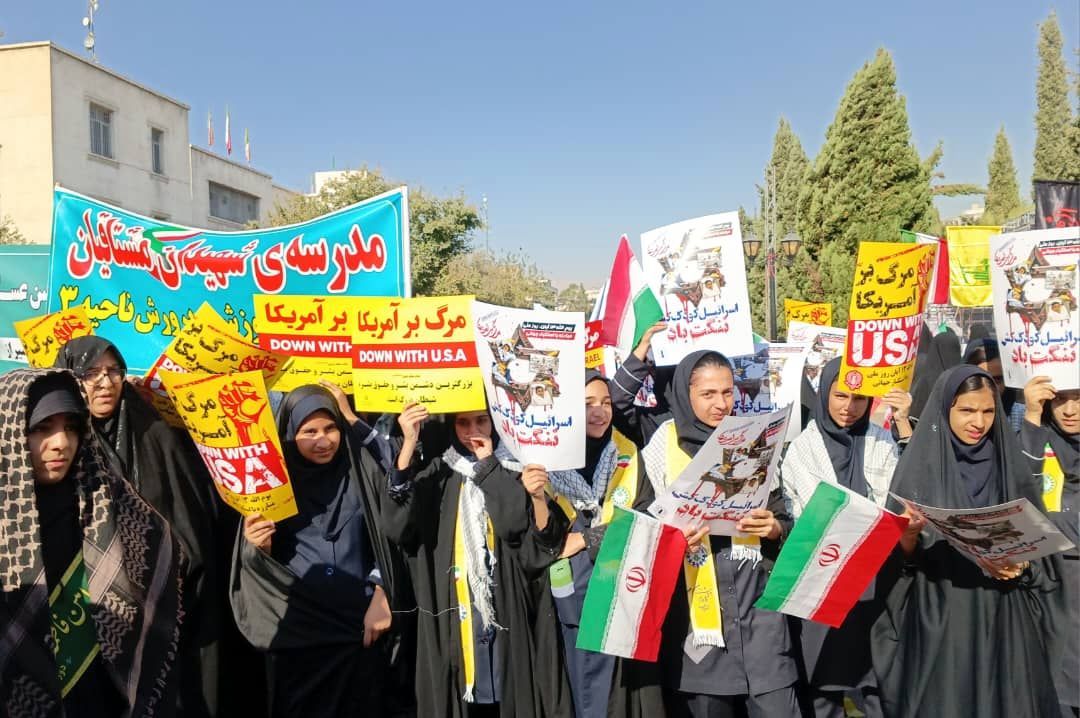 13 آبان؛ تجلی بیداری و استکبارستیزی دانش‌آموزان