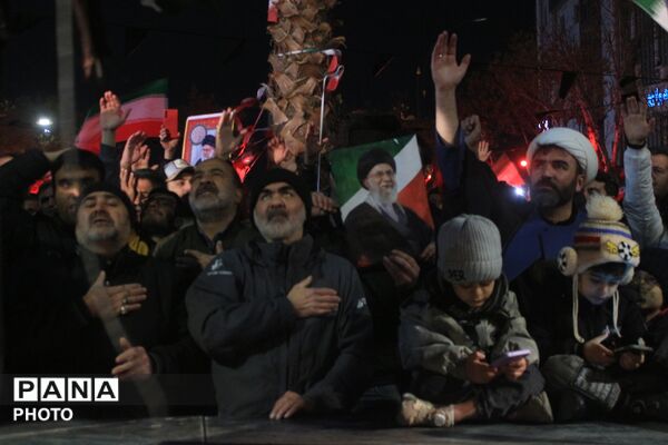 اجتماع مردم شور عاشورایی بهارستان در پی شهادت رهبر انقلاب