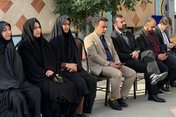 گرامیداشت هفته دفاع مقدس در دبستان طواف و معماریان ناحیه دو شهرری 