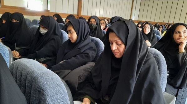اولین نشست روسای تشکل‌های دانش‌آموزی مدارس سمپاد استان در دبیرستان فرزانگان ۲دوره دوم ناحیه۷ مشهد 