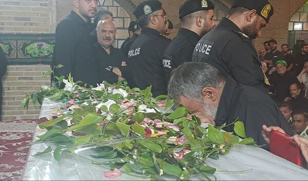 مراسم وداع با شهید امنیت هادی میرآبادی در مسجد جامع شهرستان نیشابور 