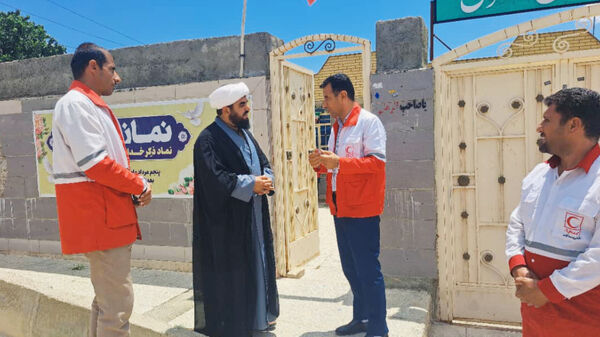  دیدار رئیس و کارکنان جمعیت هلال احمر با امام جمعه مارگون