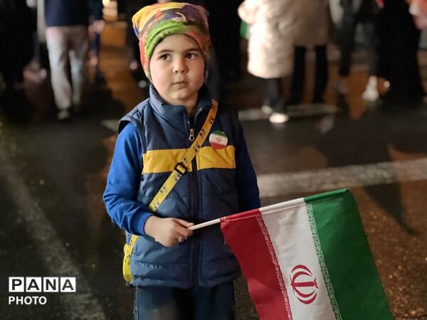 حضور کودکان در تجمعات مردمی