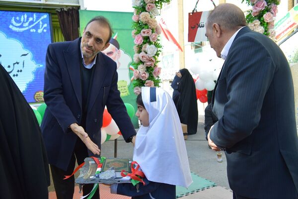 طنین زنگ انقلاب در بهارستان‌دو 