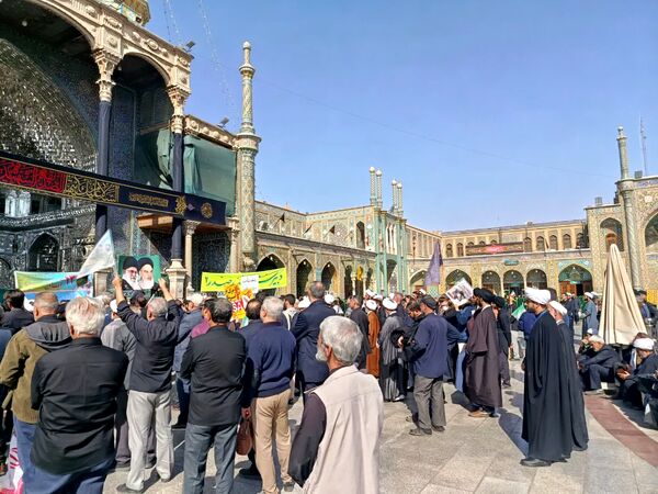 جلوه هایی از حضور مردم قم در راهپیمایی یوم الله 13 آبان