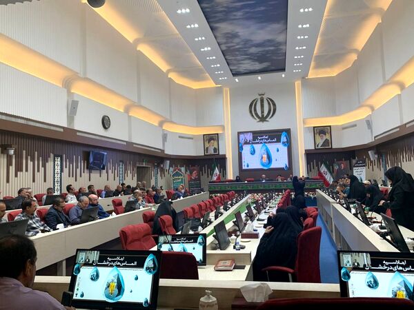 اجلاسیه الماس‌های درخشان در مشهد
