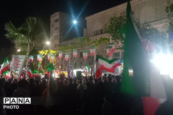 همدلی و حضور پرشور مردم و کودکان بهارستانی در راهپیمایی شبانه«جنگ رمضان»