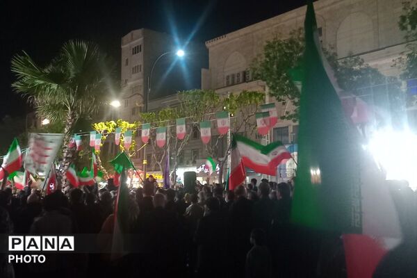 همدلی و حضور پرشور مردم و کودکان بهارستانی در راهپیمایی شبانه«جنگ رمضان»