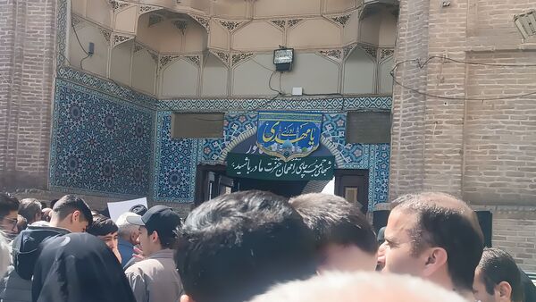نماز جمعه در آخرین جمعه ماه رمضان در نیشابور 