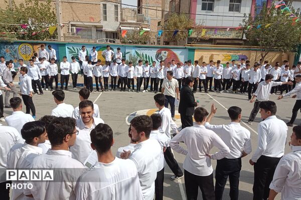 رقابت پرهیجان طناب‌کشی در بهارستان دو